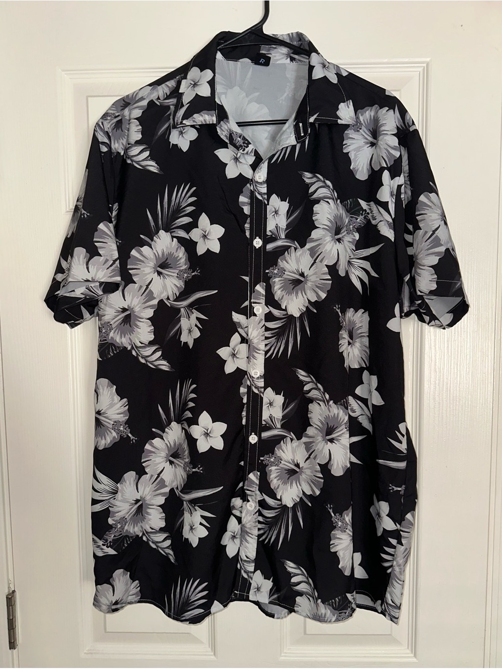 ROMWE Black and White Tropical Floral Button-Down Shirt